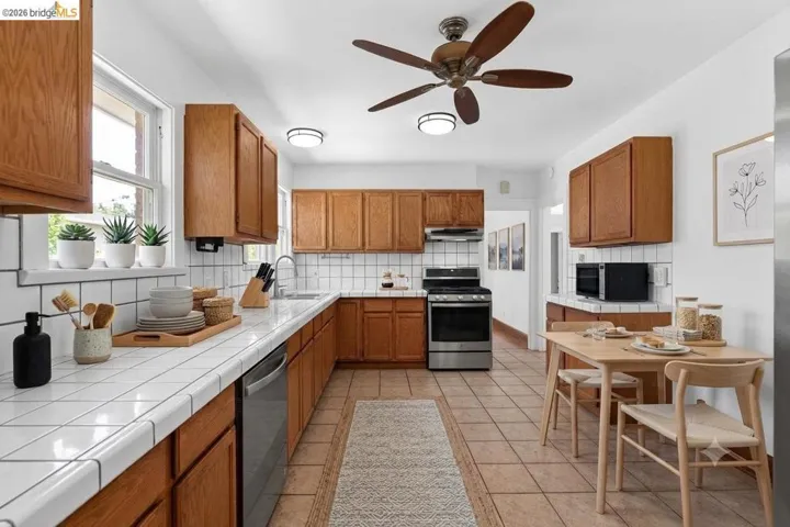2701 Octavia St, Oakland, California 94619