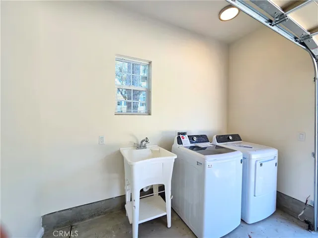 4165 A Country Club Drive, Long Beach, California 90807