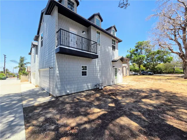4165 A Country Club Drive, Long Beach, California 90807