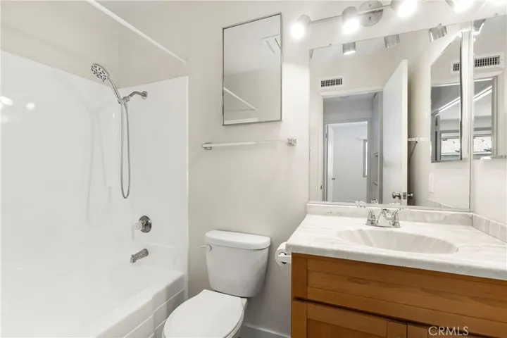 5461 E Candlewood B, Anaheim, California 92807
