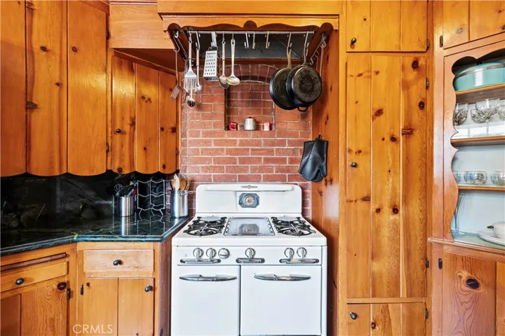 4416 Morella Avenue, Studio City, California 91607