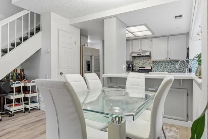 2561 Yerba Bank, San Jose, California 95121