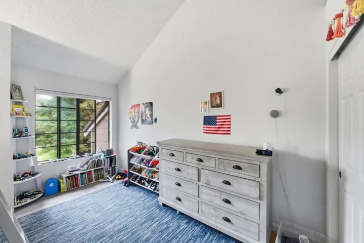 2561 Yerba Bank, San Jose, California 95121