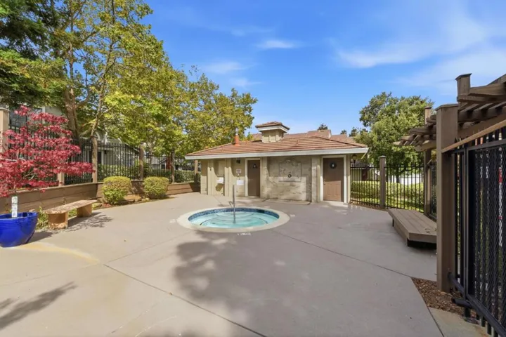 2561 Yerba Bank, San Jose, California 95121
