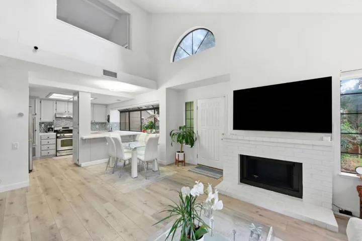 2561 Yerba Bank, San Jose, California 95121