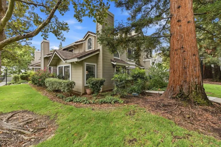 2561 Yerba Bank, San Jose, California 95121