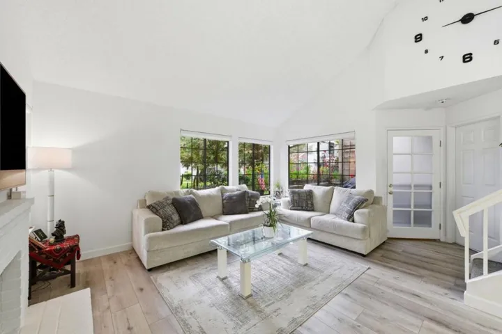 2561 Yerba Bank, San Jose, California 95121