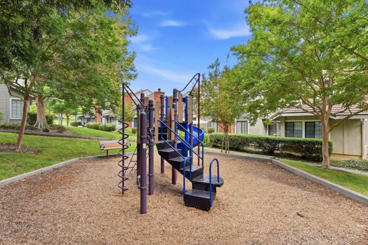 2561 Yerba Bank, San Jose, California 95121