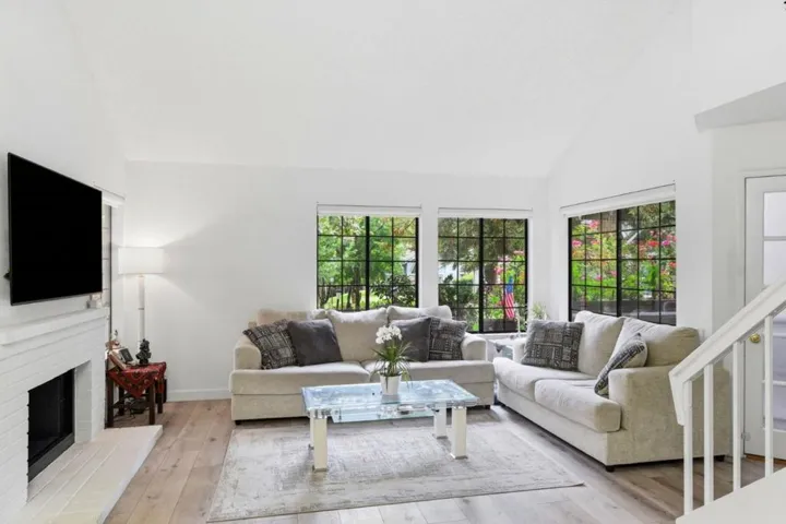 2561 Yerba Bank, San Jose, California 95121