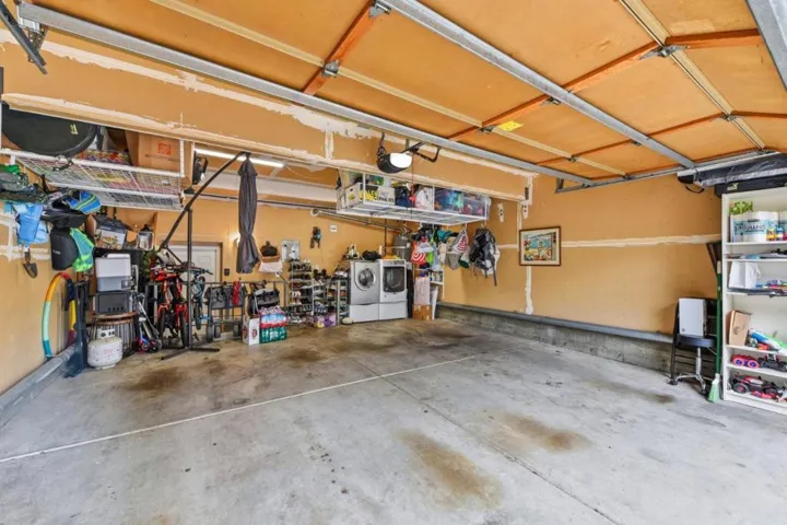 2561 Yerba Bank, San Jose, California 95121