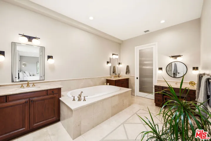 28935 W Beach Lane, Malibu, California 90265
