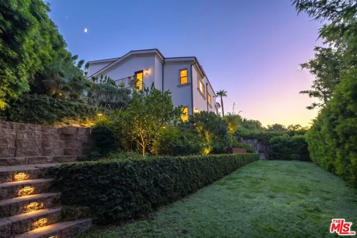 28935 W Beach Lane, Malibu, California 90265