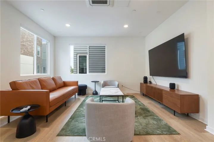 809 Brickyard Lane, Costa Mesa, California 92627
