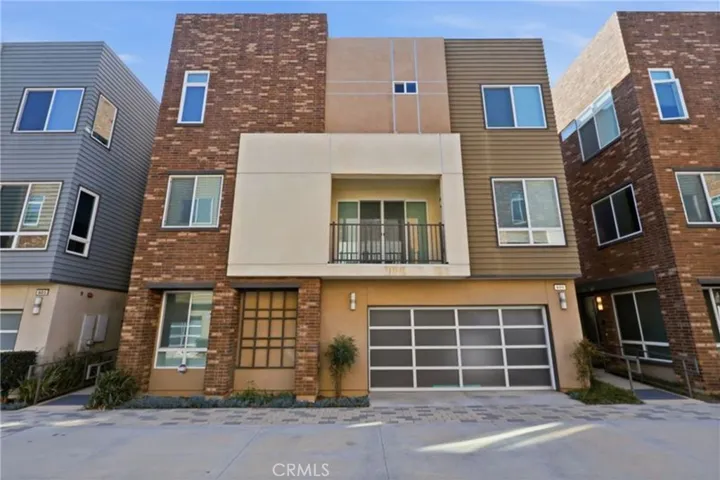 809 Brickyard Lane, Costa Mesa, California 92627