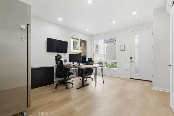 ?Bonus space with an ensuite bathroom, ideal for a home office, gym, or studio
