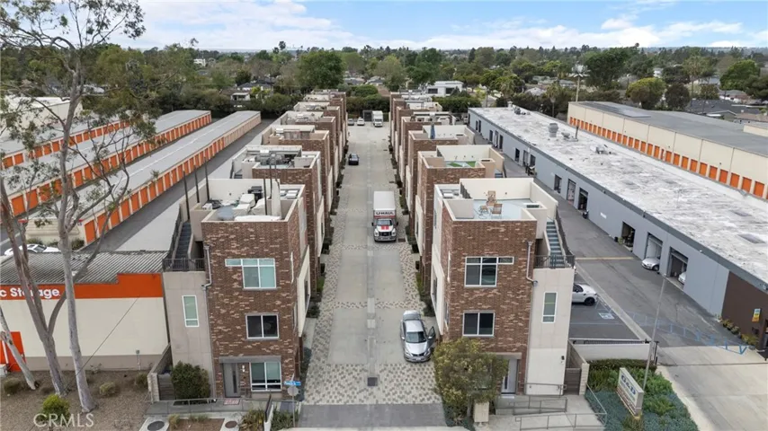 809 Brickyard Lane, Costa Mesa, California 92627