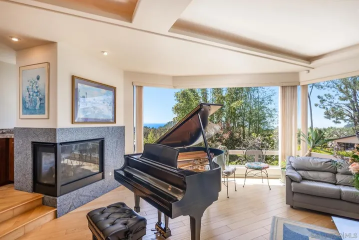 2247 El Amigo Rd, Del Mar, California 92014