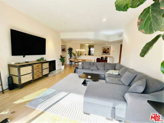750 S Bundy Drive 203, Los Angeles, California 90049