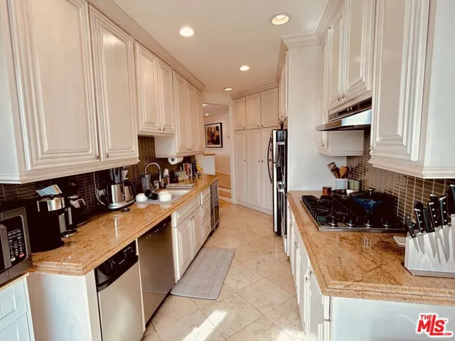 750 S Bundy Drive 203, Los Angeles, California 90049