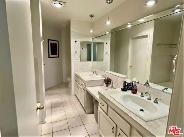 750 S Bundy Drive 203, Los Angeles, California 90049