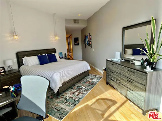 750 S Bundy Drive 203, Los Angeles, California 90049