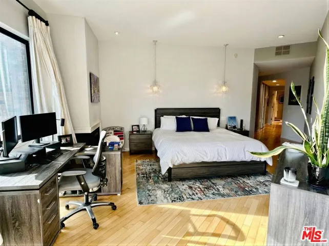 750 S Bundy Drive 203, Los Angeles, California 90049