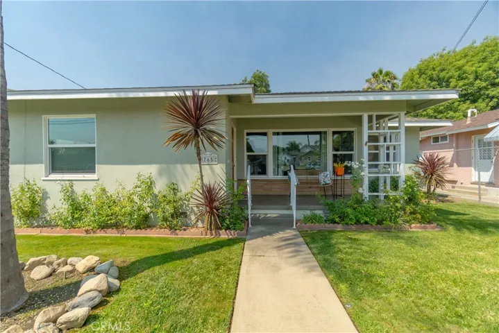 Front patio & walkway
