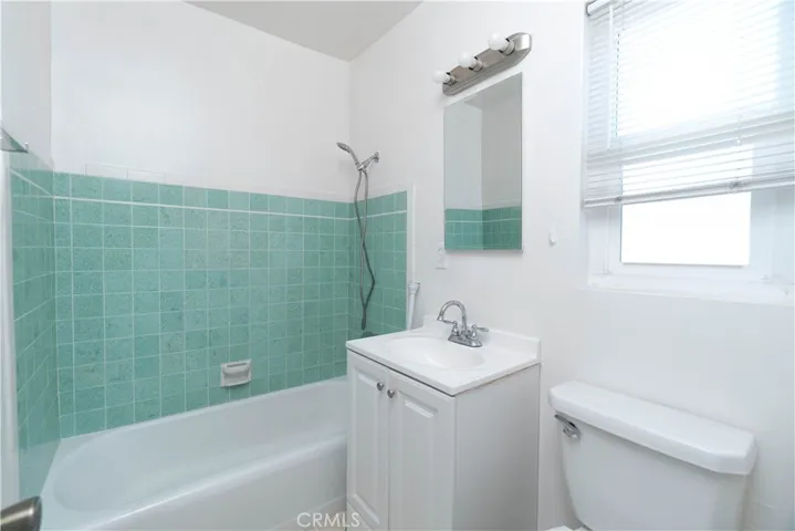1 bathroom