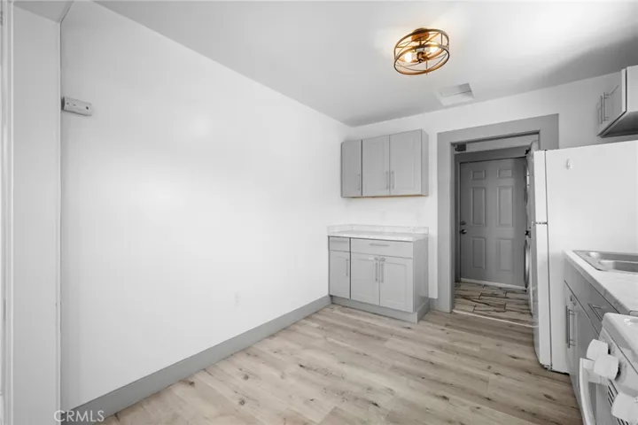 1643 S Catalina Street 1/4, Los Angeles, California 90006