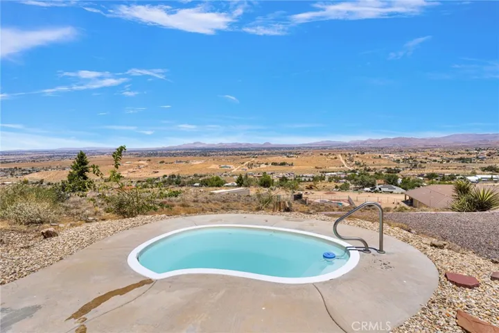 8988 Buena Vista, Apple Valley, California 92308