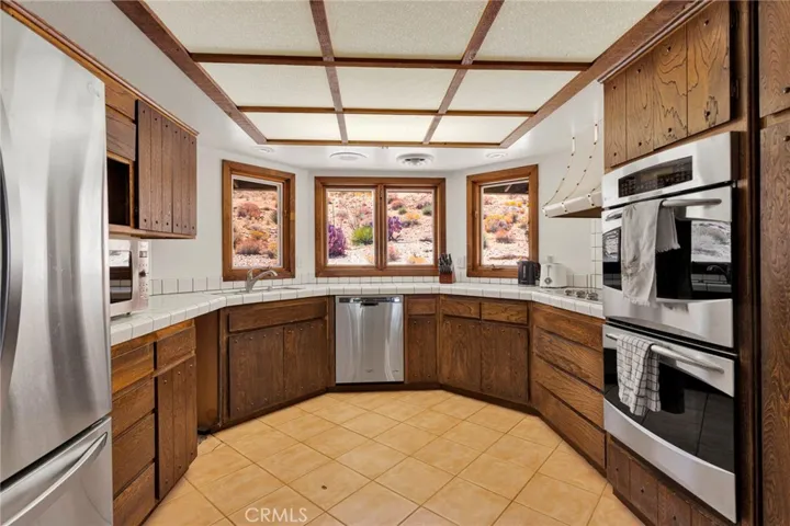 8988 Buena Vista, Apple Valley, California 92308