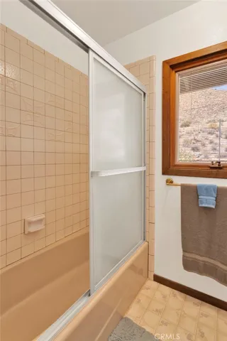 8988 Buena Vista, Apple Valley, California 92308