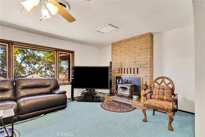8988 Buena Vista, Apple Valley, California 92308