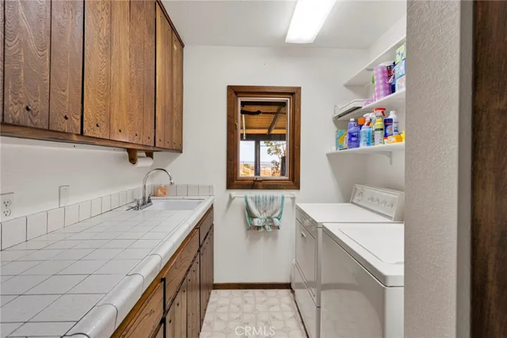 8988 Buena Vista, Apple Valley, California 92308