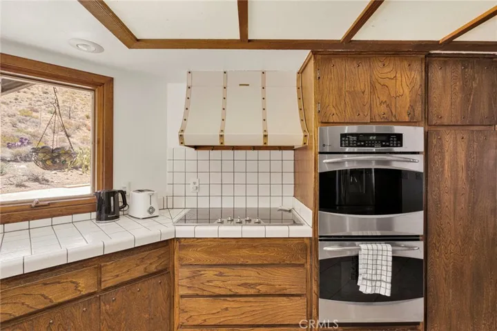 8988 Buena Vista, Apple Valley, California 92308