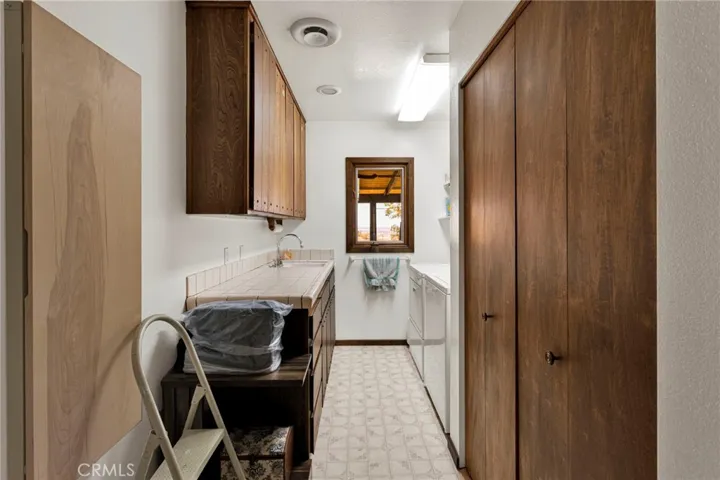 8988 Buena Vista, Apple Valley, California 92308