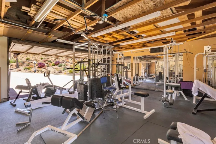 8988 Buena Vista, Apple Valley, California 92308