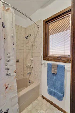 8988 Buena Vista, Apple Valley, California 92308
