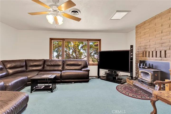 8988 Buena Vista, Apple Valley, California 92308