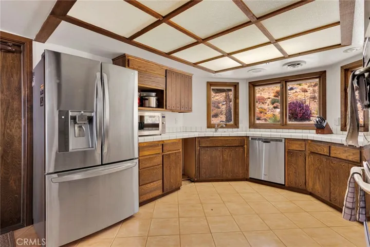 8988 Buena Vista, Apple Valley, California 92308