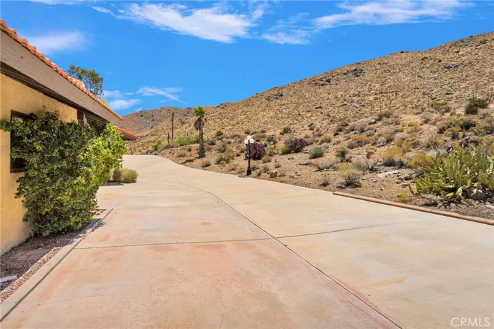 8988 Buena Vista, Apple Valley, California 92308