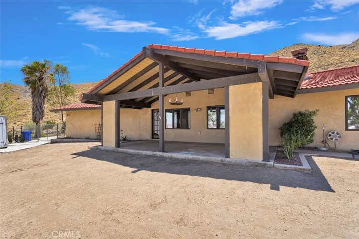 8988 Buena Vista, Apple Valley, California 92308