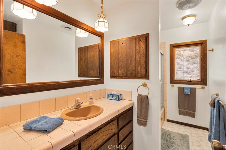 8988 Buena Vista, Apple Valley, California 92308