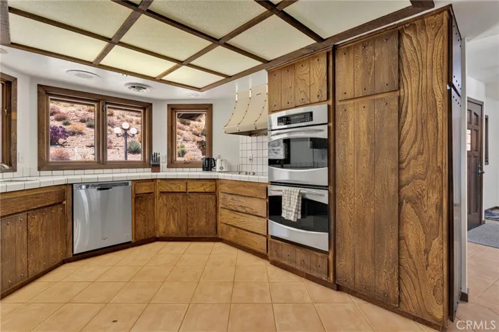 8988 Buena Vista, Apple Valley, California 92308