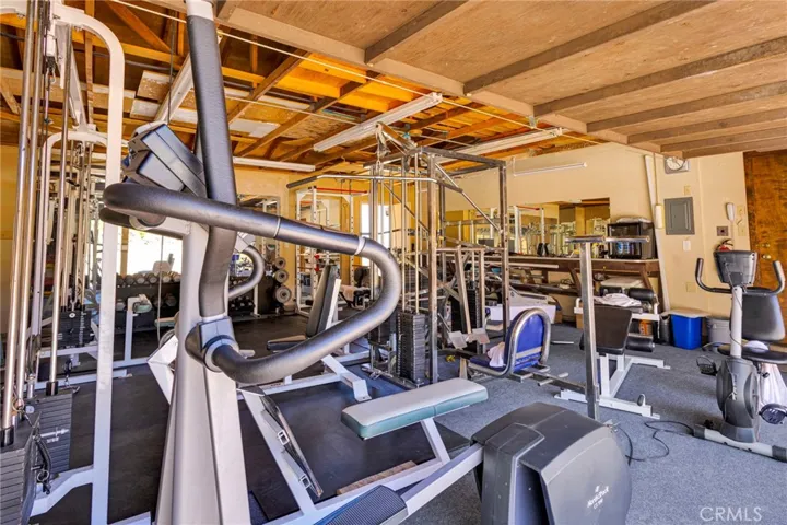 8988 Buena Vista, Apple Valley, California 92308