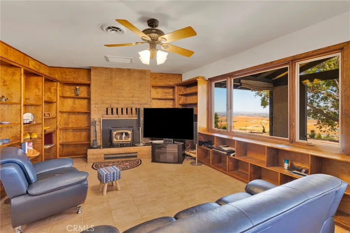 8988 Buena Vista, Apple Valley, California 92308