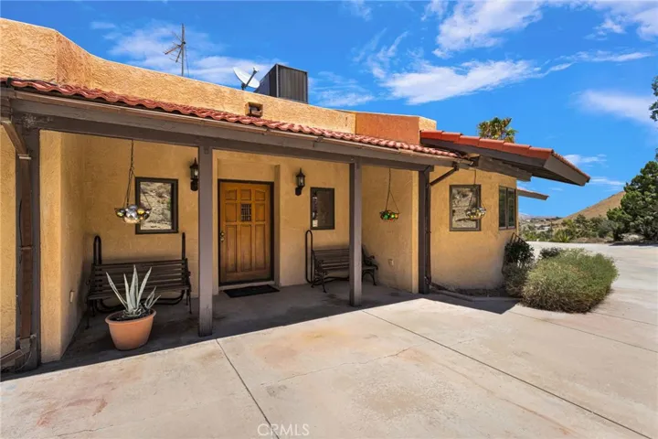 8988 Buena Vista, Apple Valley, California 92308