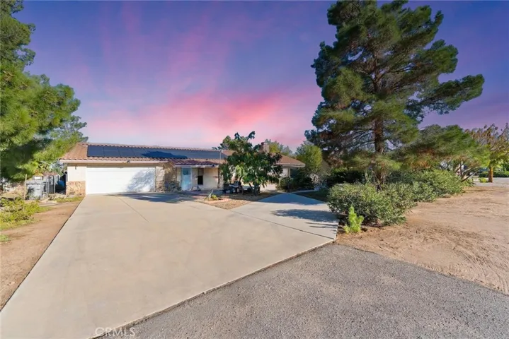 7371 Lyons, Hesperia, California 92345
