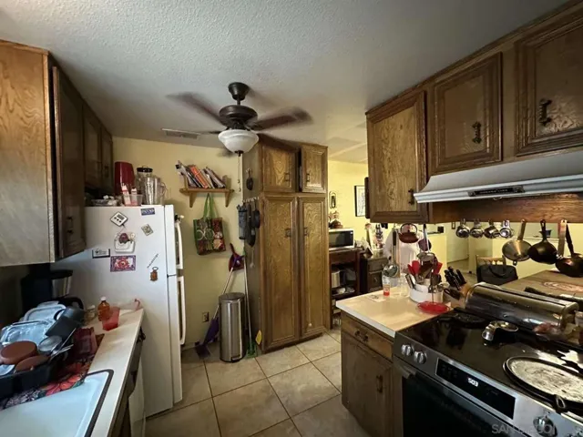 396 W Jones St, Brawley, California 92227