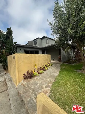 1727 Delaware Avenue, Santa Monica, California 90404